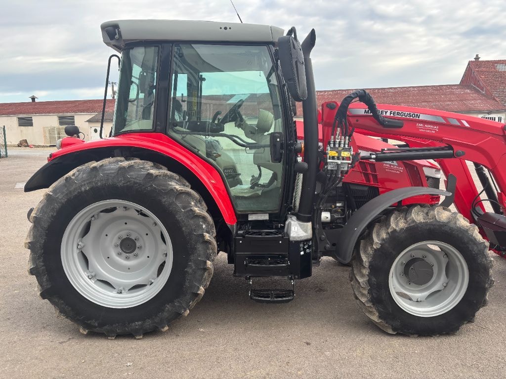 Tracteur MASSEY FERGUSON 5713S DYNA-4 ESSENTIAL - photo slide 7