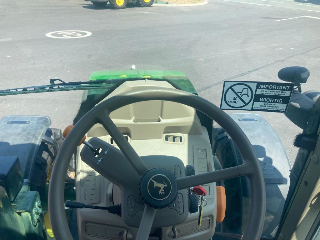 Tracteur JOHN DEERE 6110M - photo slide 6