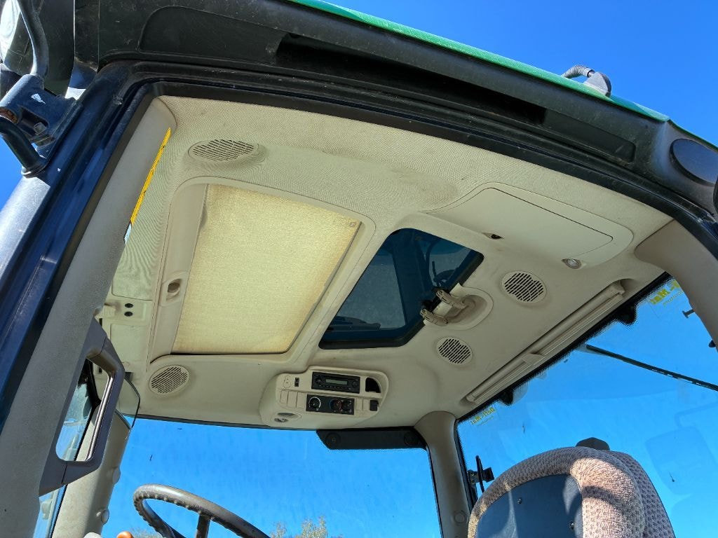 Tracteur chargeur JOHN DEERE 6115 R - photo slide 8