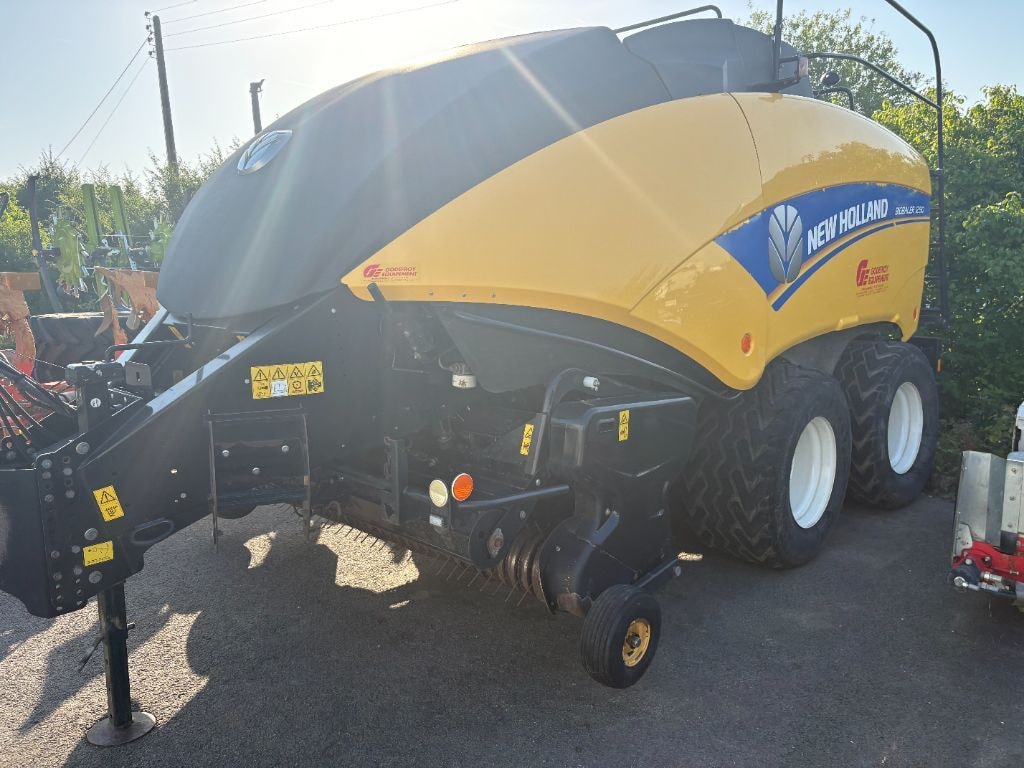 Presse haute densite NEW HOLLAND 1290 - photo slide 12