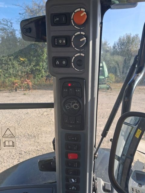 Tracteur VALTRA S274 - photo slide 25