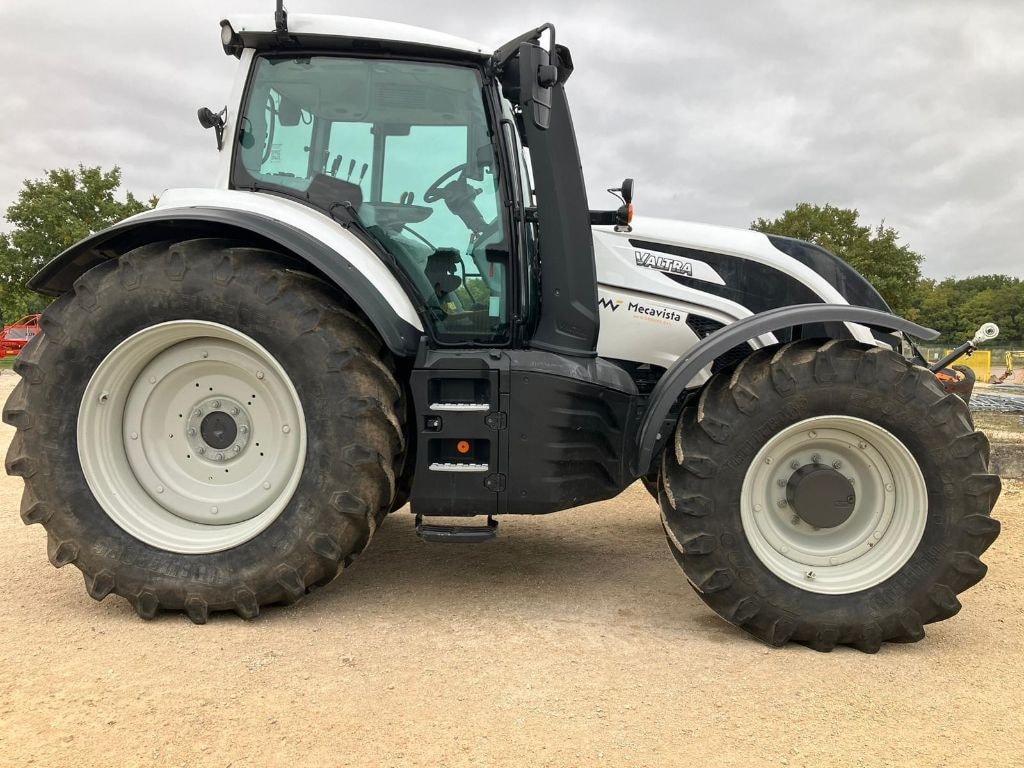 Tracteur VALTRA T 215 A - photo slide 9