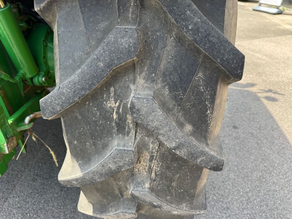 Tracteur JOHN DEERE 6115R - photo slide 16