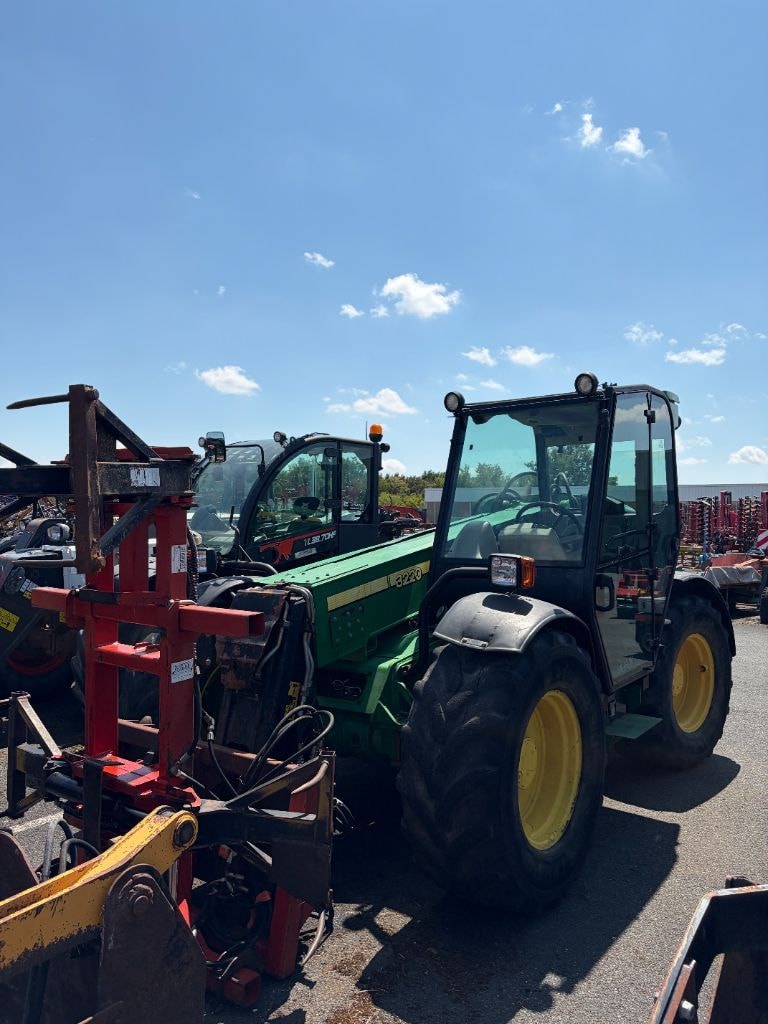 Telescopique JOHN DEERE 3220 - photo slide 1