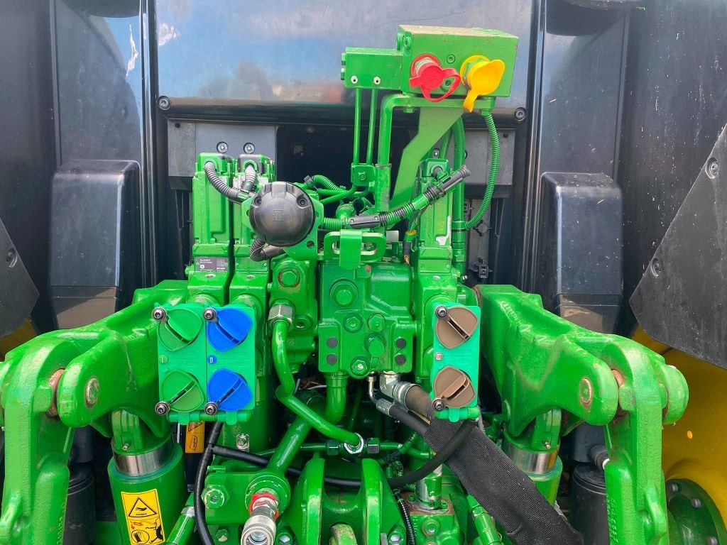 Tracteur chargeur JOHN DEERE 6130M AUTO POWER  - photo slide 18
