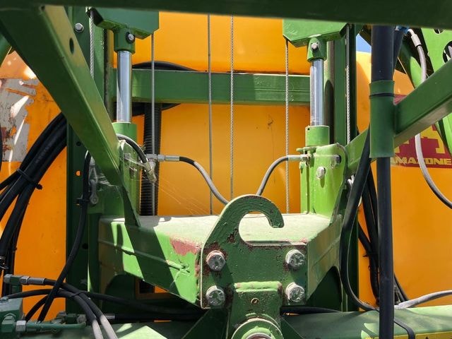 Pulverisateur AMAZONE Uf1200 - photo slide 8