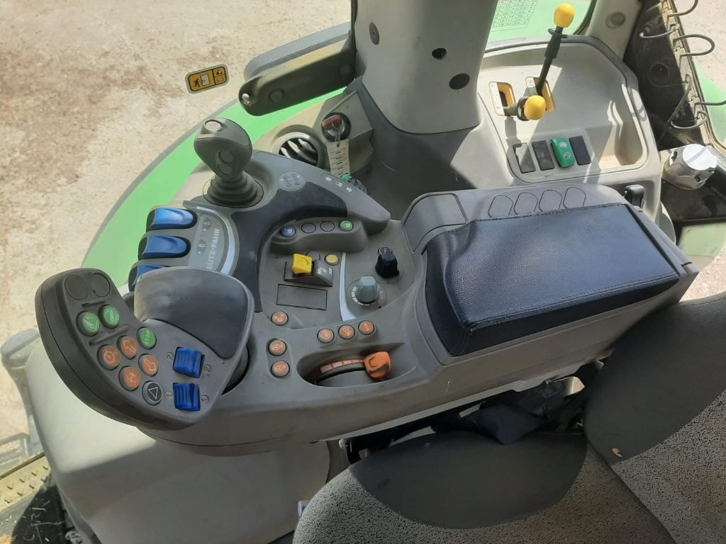 Tracteur DEUTZ FAHR 6185 RCS - photo slide 6