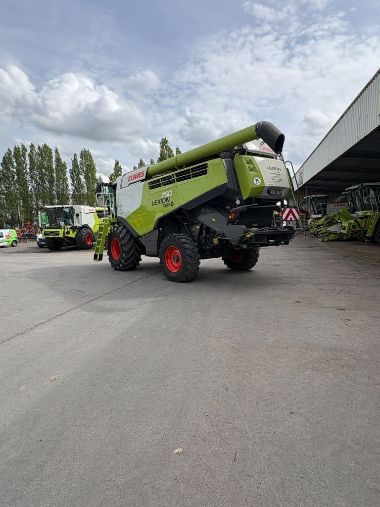 Moissonneuse CLAAS LEXION 750 - photo slide 52