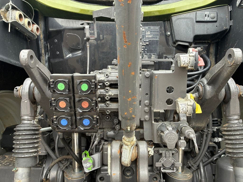 Tracteur VALTRA N 135 A - photo slide 10