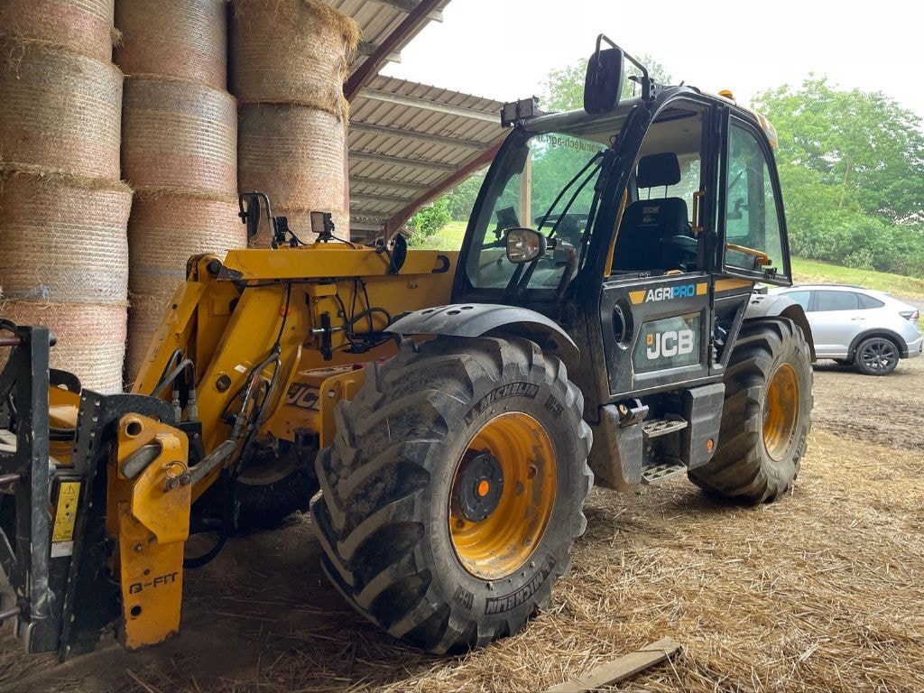 Telescopique JCB 542-70 AGRI PRO - photo slide 4