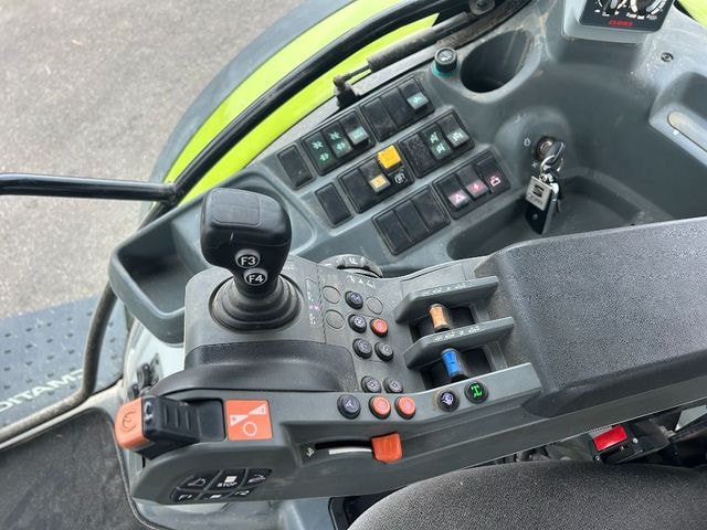 Tracteur CLAAS ARION 660 CIS+ - photo slide 14
