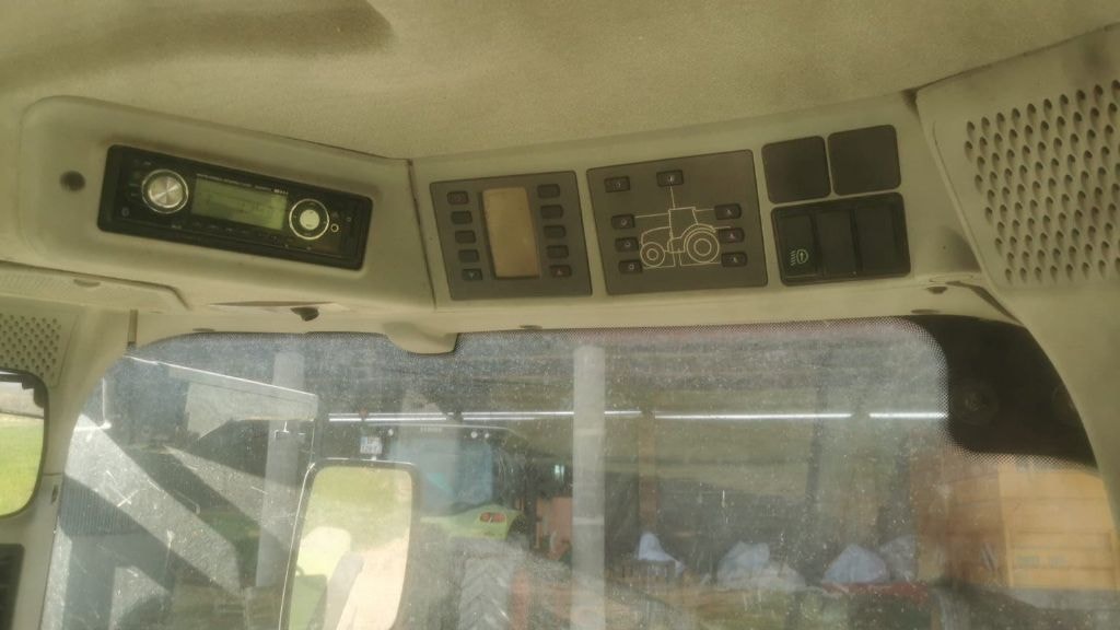 Tracteur CLAAS ARION 650 CEBIS - photo slide 11