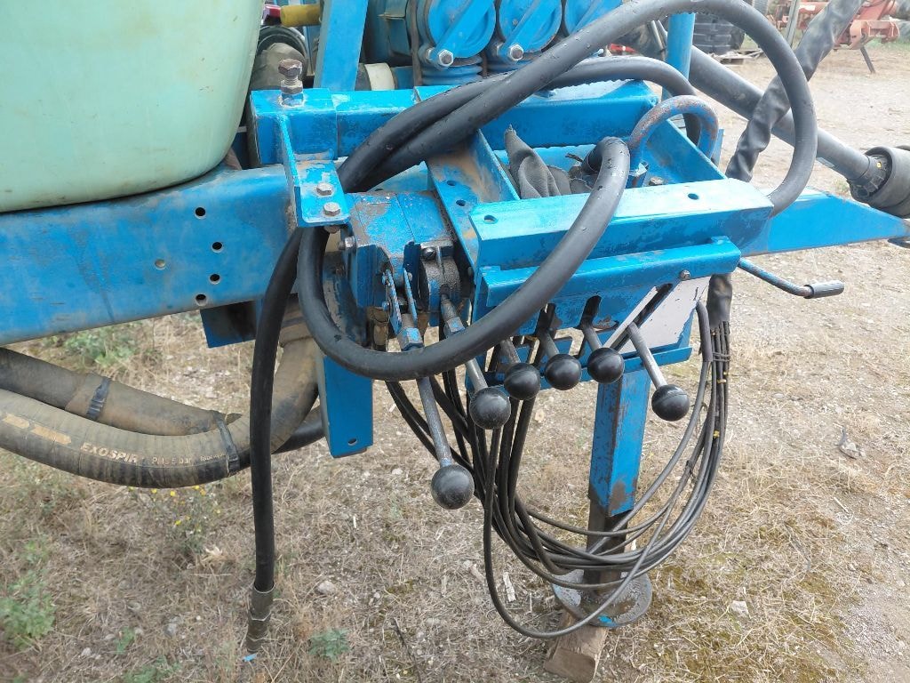 Pulverisateur BERTHOUD ALBA LEADER 2500 L. / 24 M. DPE - photo slide 6
