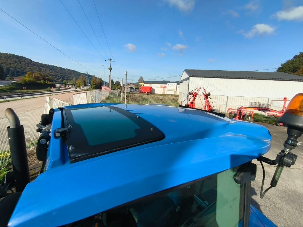Tracteur chargeur NEW HOLLAND T5.105 EC - photo slide 15