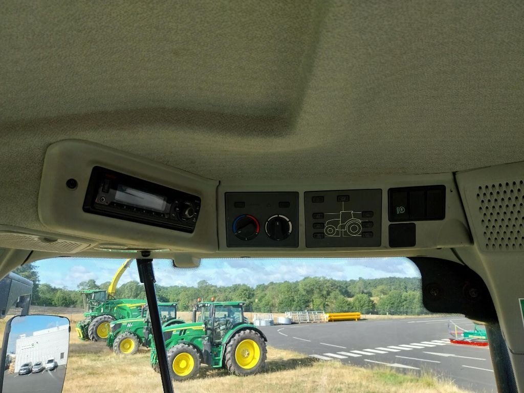 Tracteur CLAAS ARION 610 CIS+ - photo slide 3