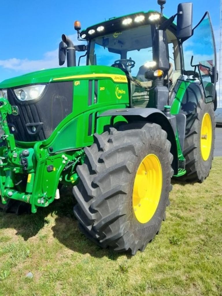 Tracteur JOHN DEERE 6R250 - photo slide 6