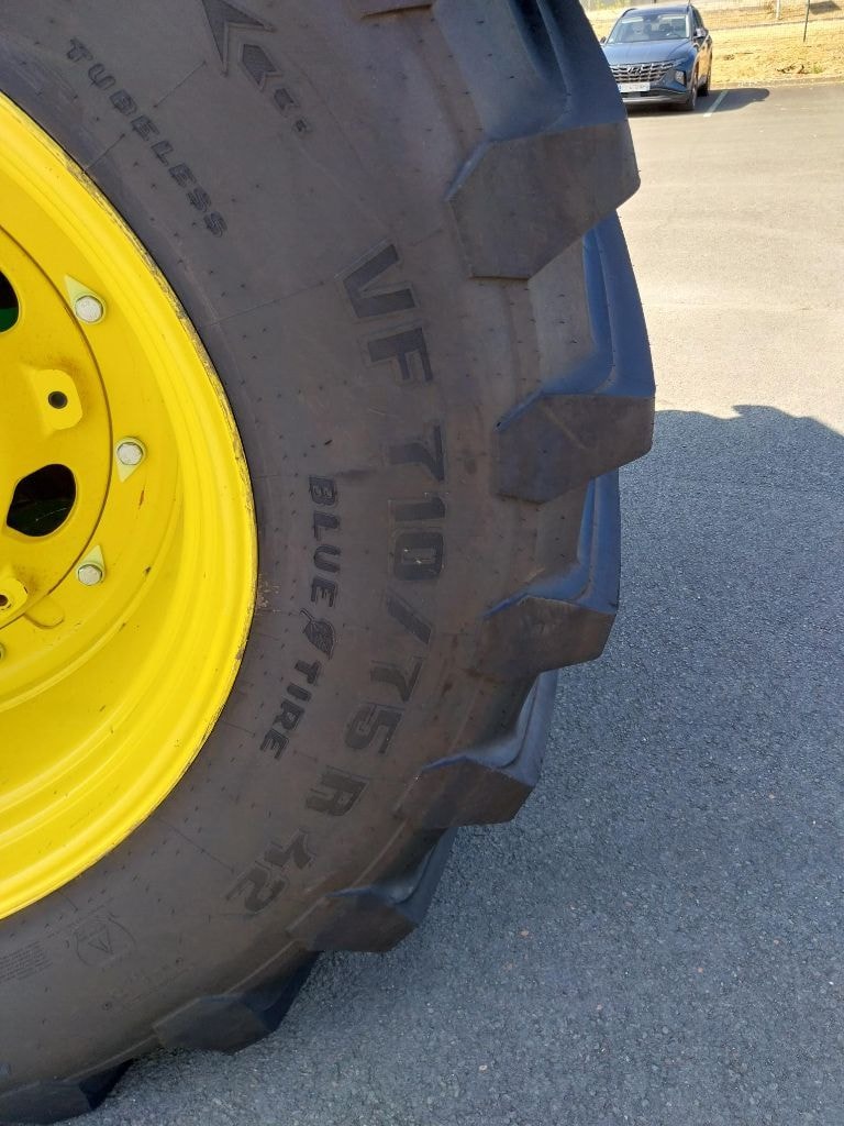 Tracteur JOHN DEERE 8R310 - photo slide 13