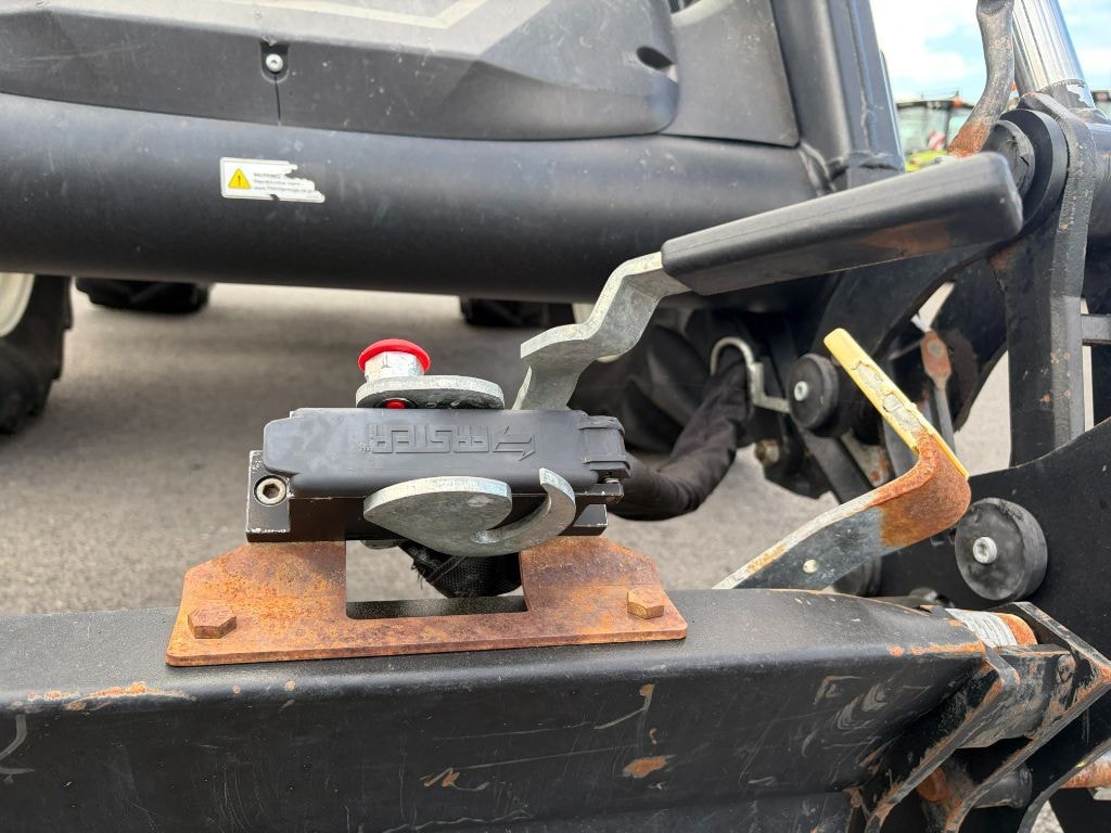 Tracteur chargeur NEW HOLLAND T6.160 - photo slide 19