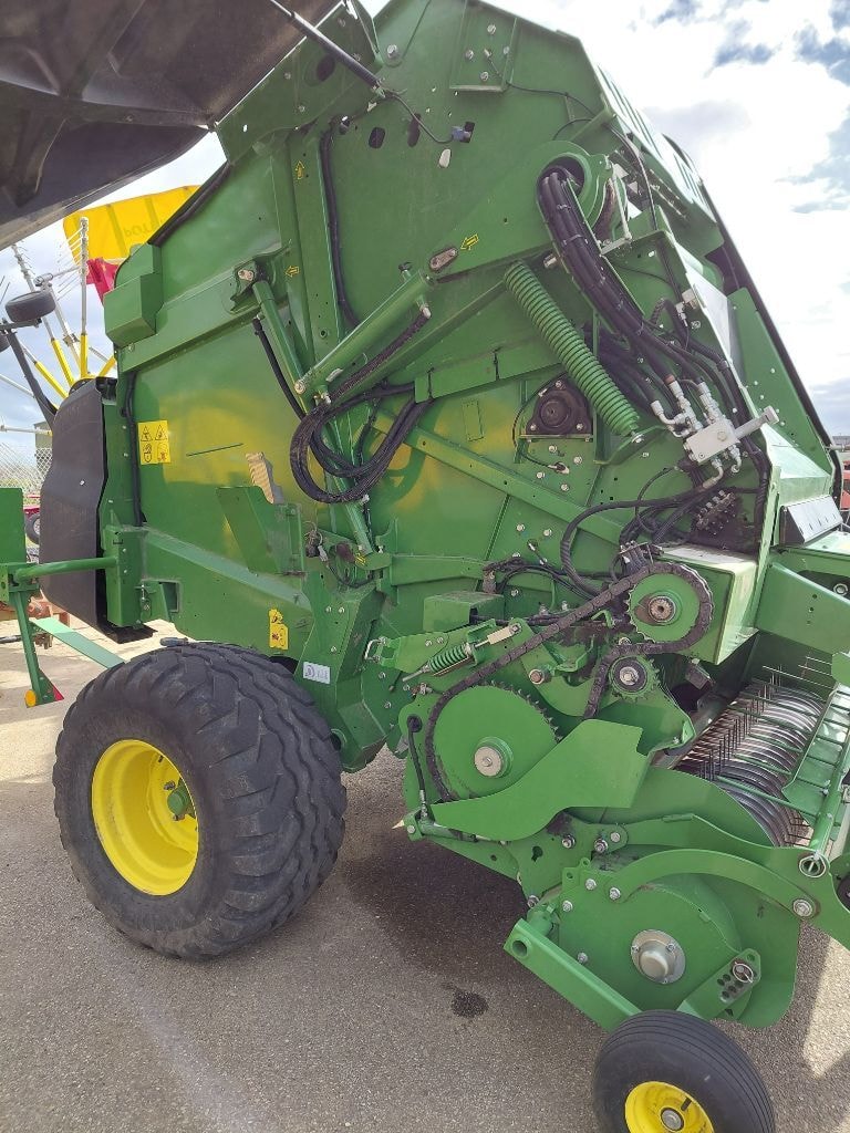 Presse balles rondes JOHN DEERE V 451 M - photo slide 6