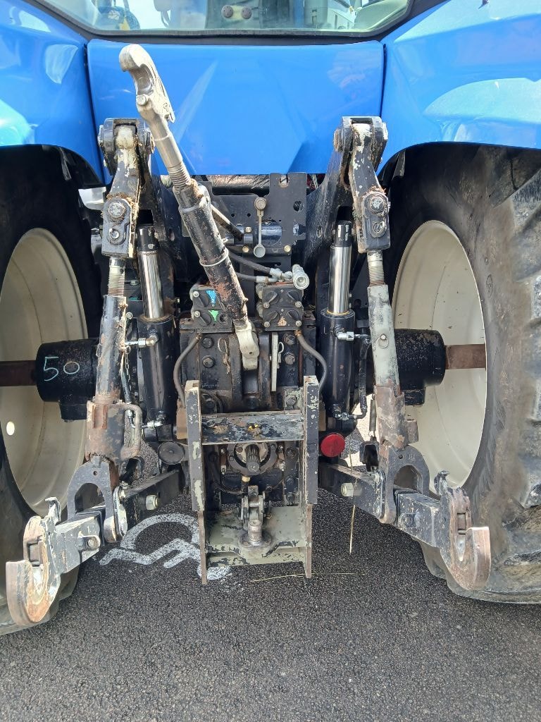 Tracteur NEW HOLLAND T8020 - photo slide 8