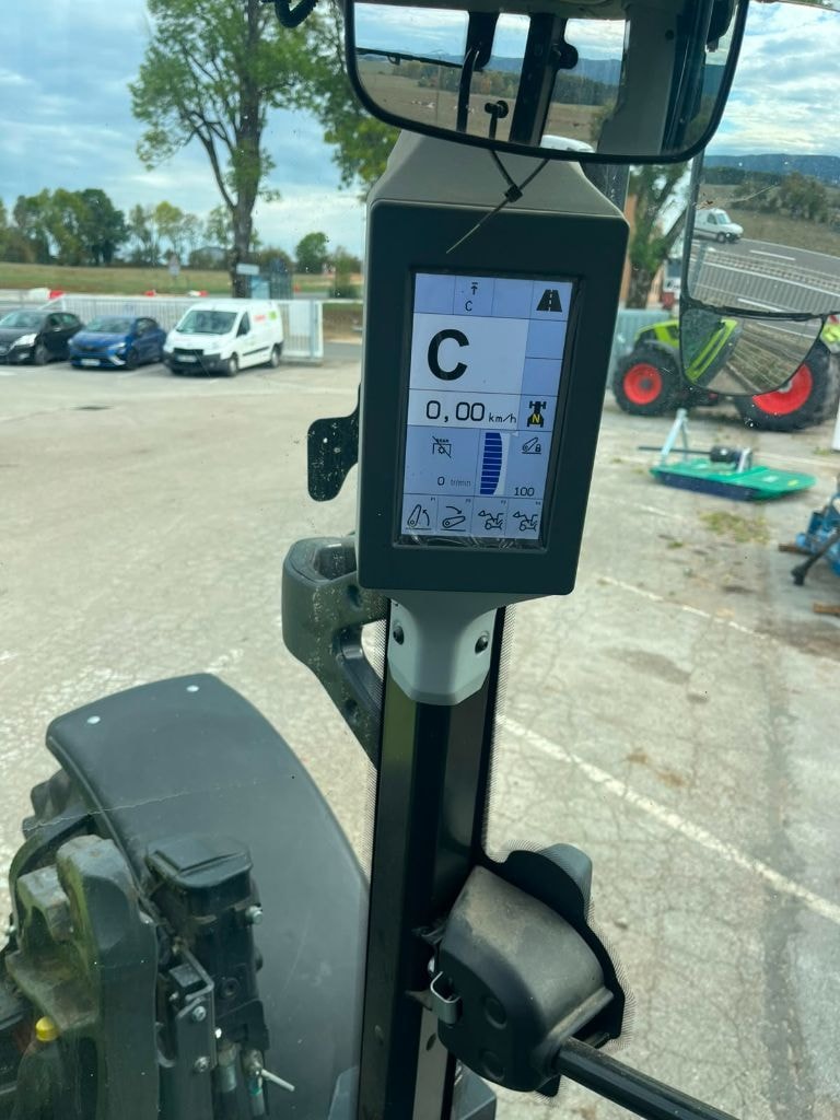 Tracteur chargeur CLAAS Arion 430 - photo slide 4