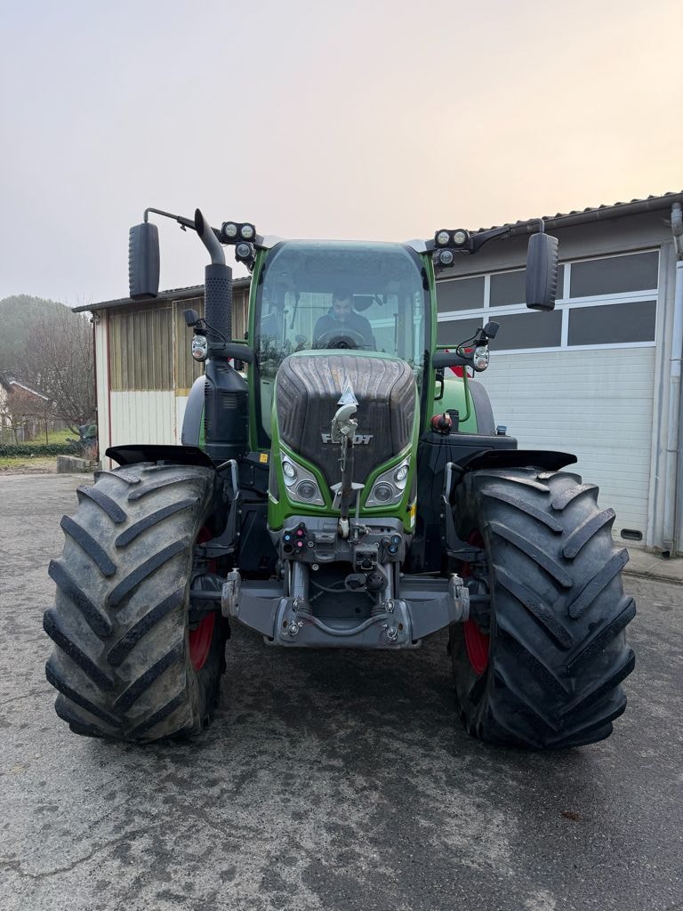 Tracteur FENDT 724 - photo slide 3