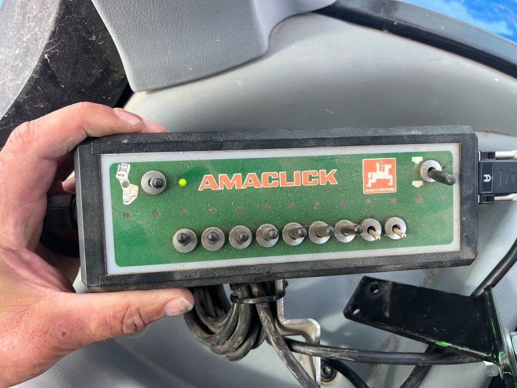 Pulverisateur AMAZONE UX 4200 SPECIAL - photo slide 16