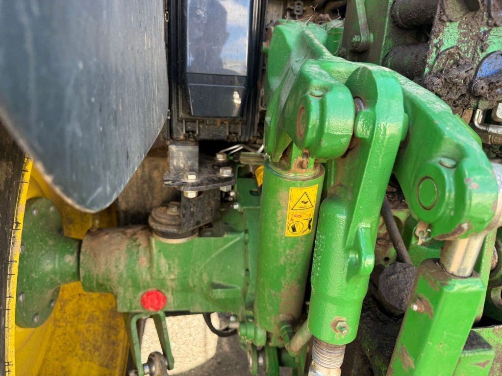 Tracteur chargeur JOHN DEERE 6100M - photo slide 14