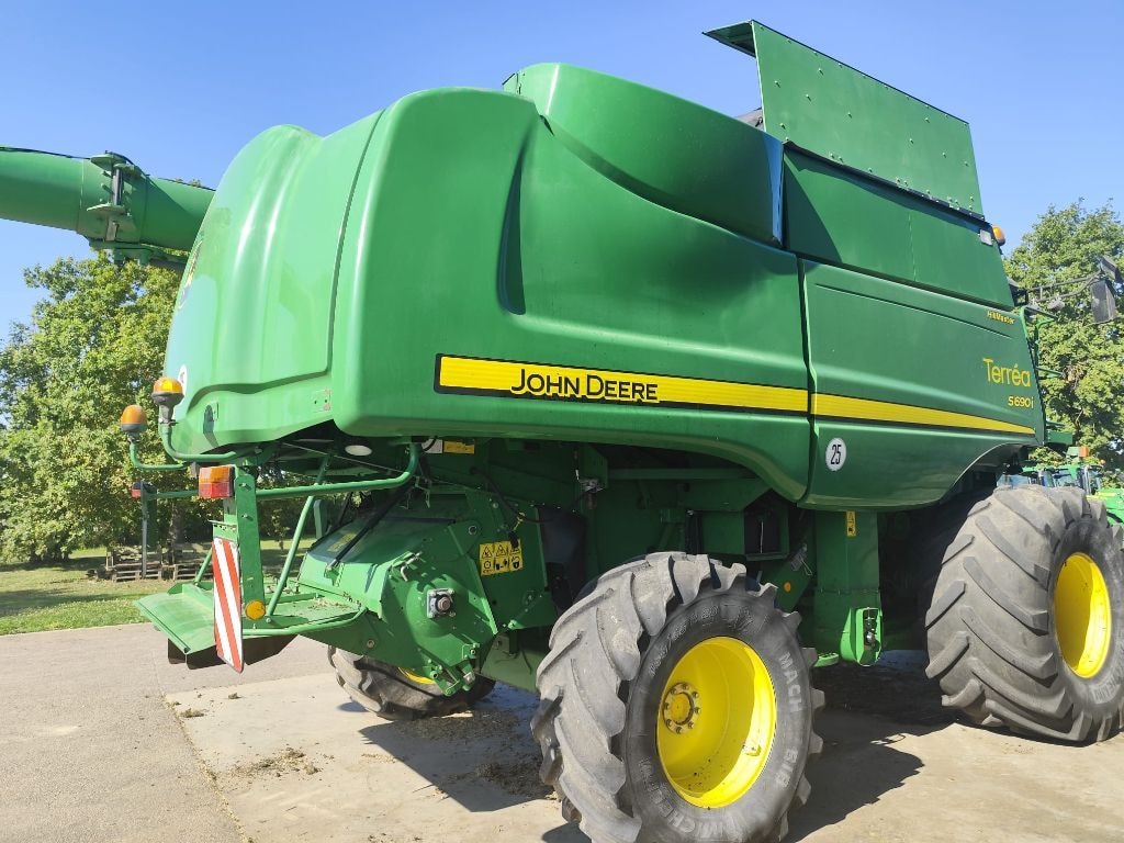 Moissonneuse JOHN DEERE S690 - photo slide 4