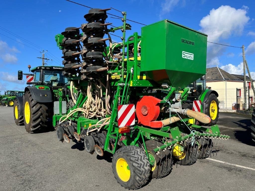 Semoir simplifié JOHN DEERE 750A - photo slide 5
