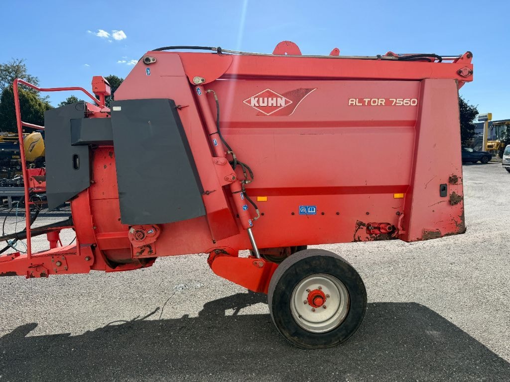 Desileuse pailleuse KUHN 7560 - photo slide 6