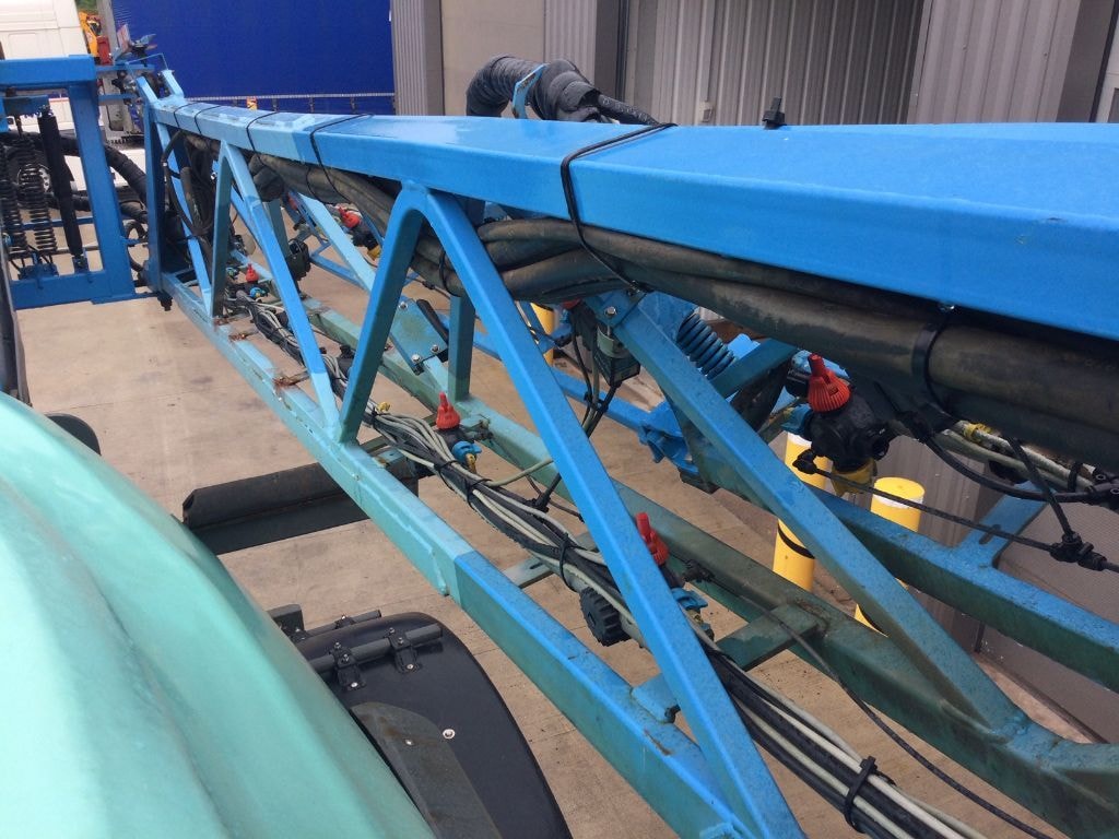 Pulverisateur automoteur BERTHOUD Raptor 3240 - photo slide 4