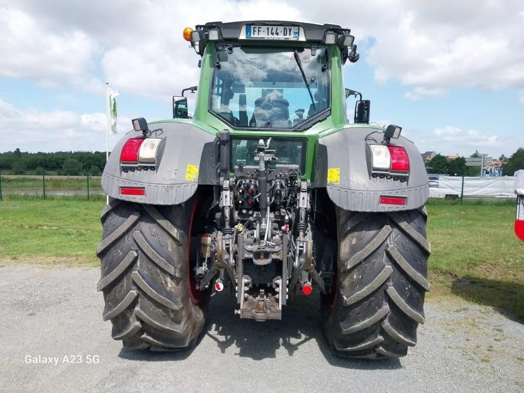 Tracteur FENDT 824 VARIO PROFI + - photo slide 5