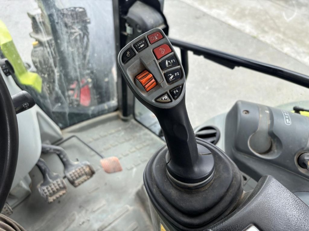 Tracteur CLAAS ARION 420 - photo slide 22