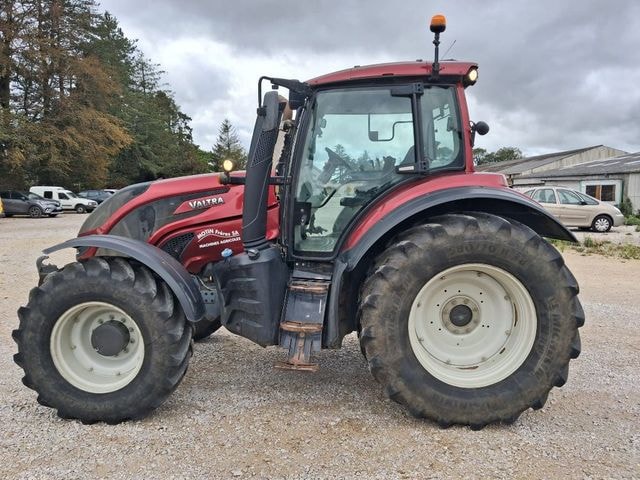 Tracteur VALTRA T144  ACTIVE - photo slide 9