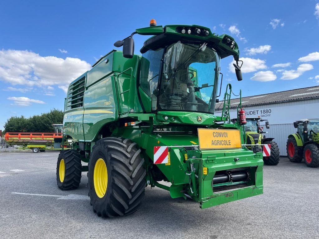 Moissonneuse JOHN DEERE T560i HILLMASTER - photo slide 1