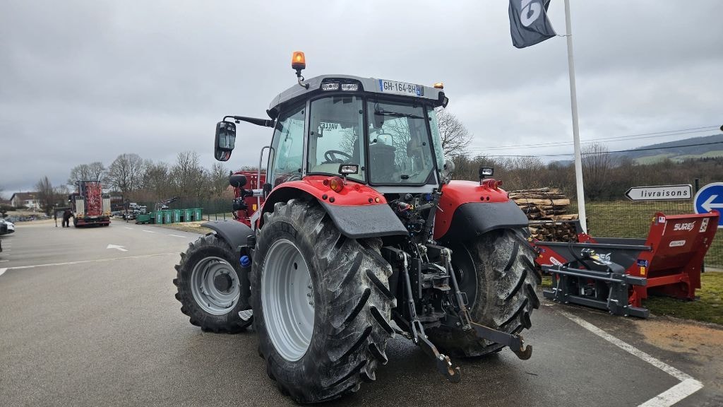 Tracteur MASSEY FERGUSON 5S.145 - photo slide 5