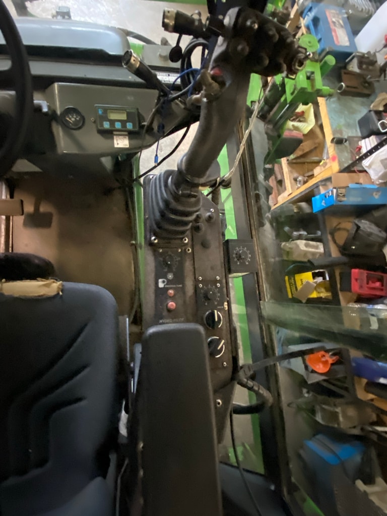 Tracteur enjambeur TECNOMA U100/140 - photo slide 11