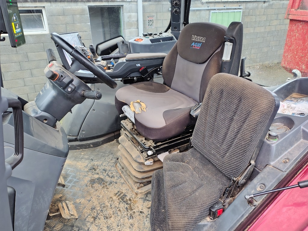 Tracteur VALTRA T215 direct - photo slide 8