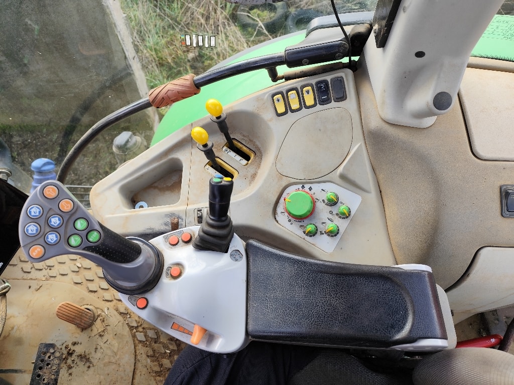 Tracteur chargeur DEUTZ FAHR 6150 CSHIFT AGROTRON - photo slide 15