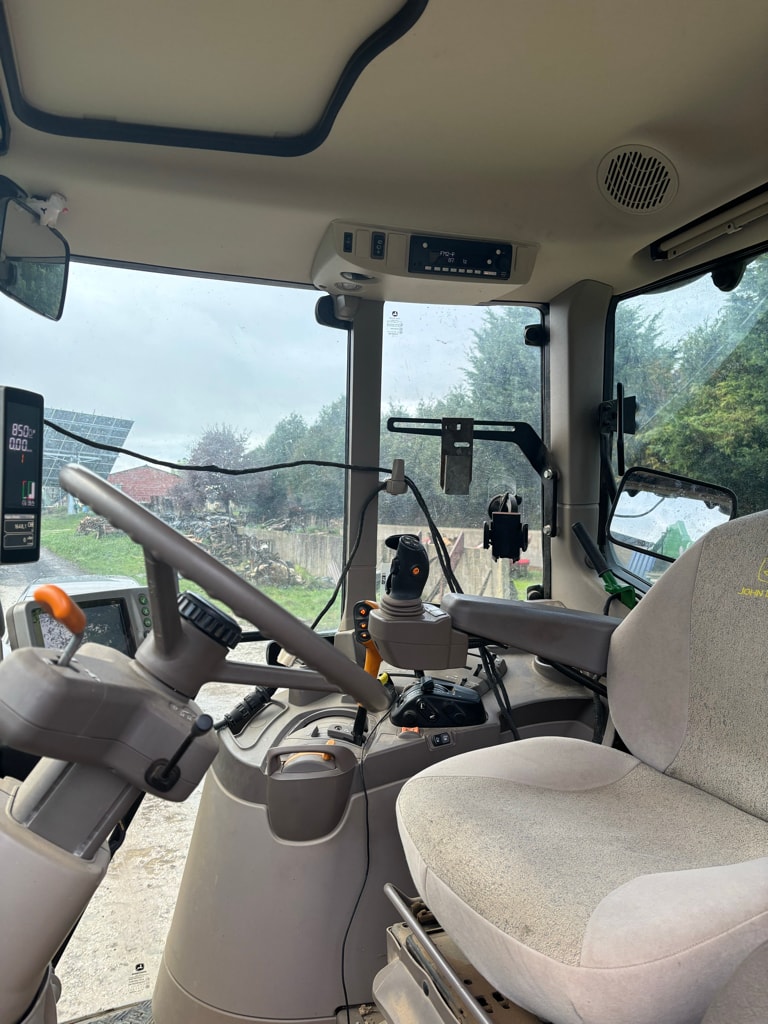 Tracteur chargeur JOHN DEERE 6120M - photo slide 2