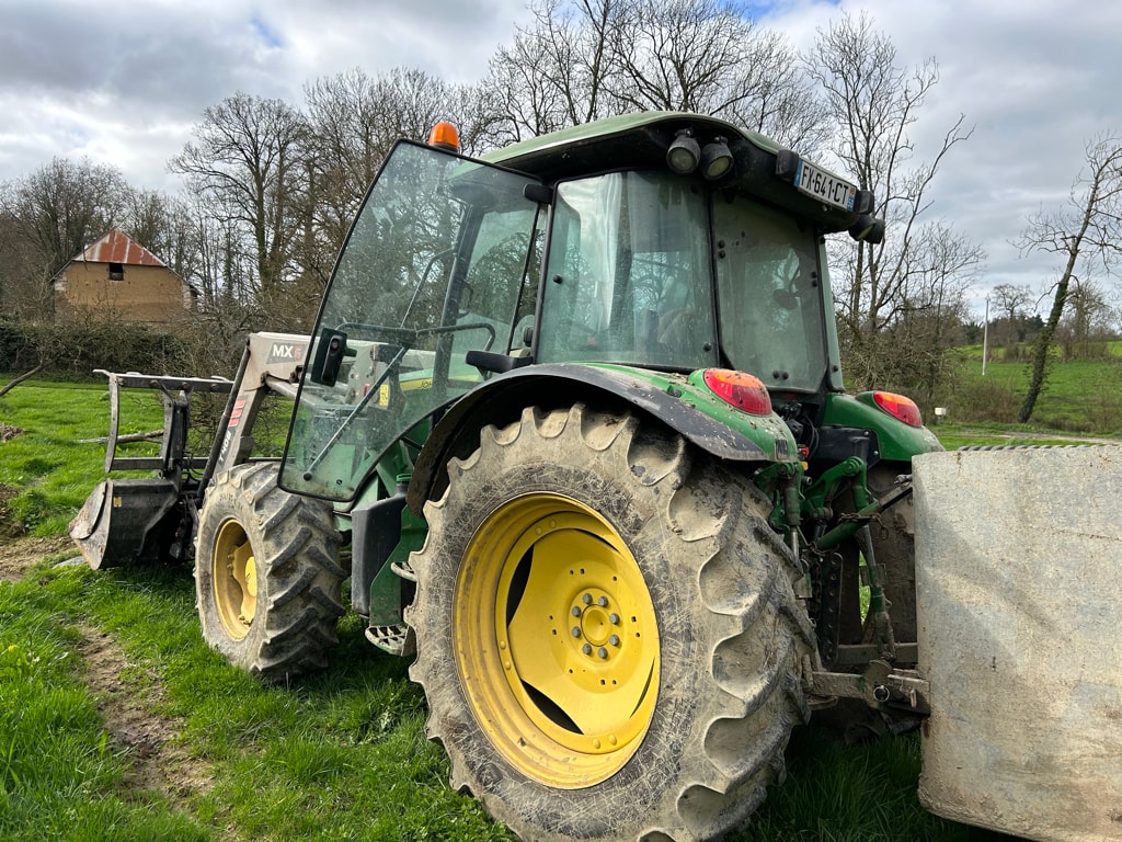 Tracteur JOHN DEERE 5090M - photo slide 6