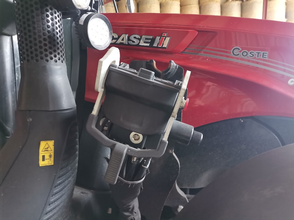 Tracteur CASE IH Maxxum 125 cvx - photo slide 26