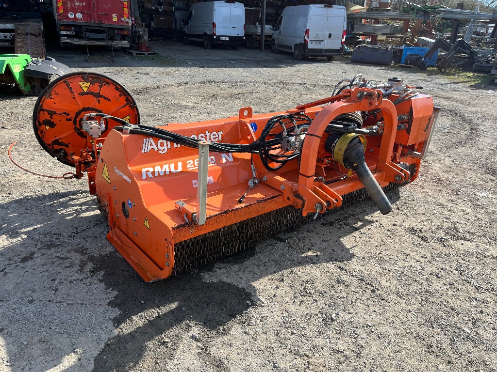 Broyeur AGRIMASTER RMU 2600 - photo slide 1