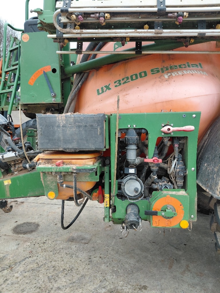 Pulverisateur AMAZONE Ux 3200 special - photo slide 6