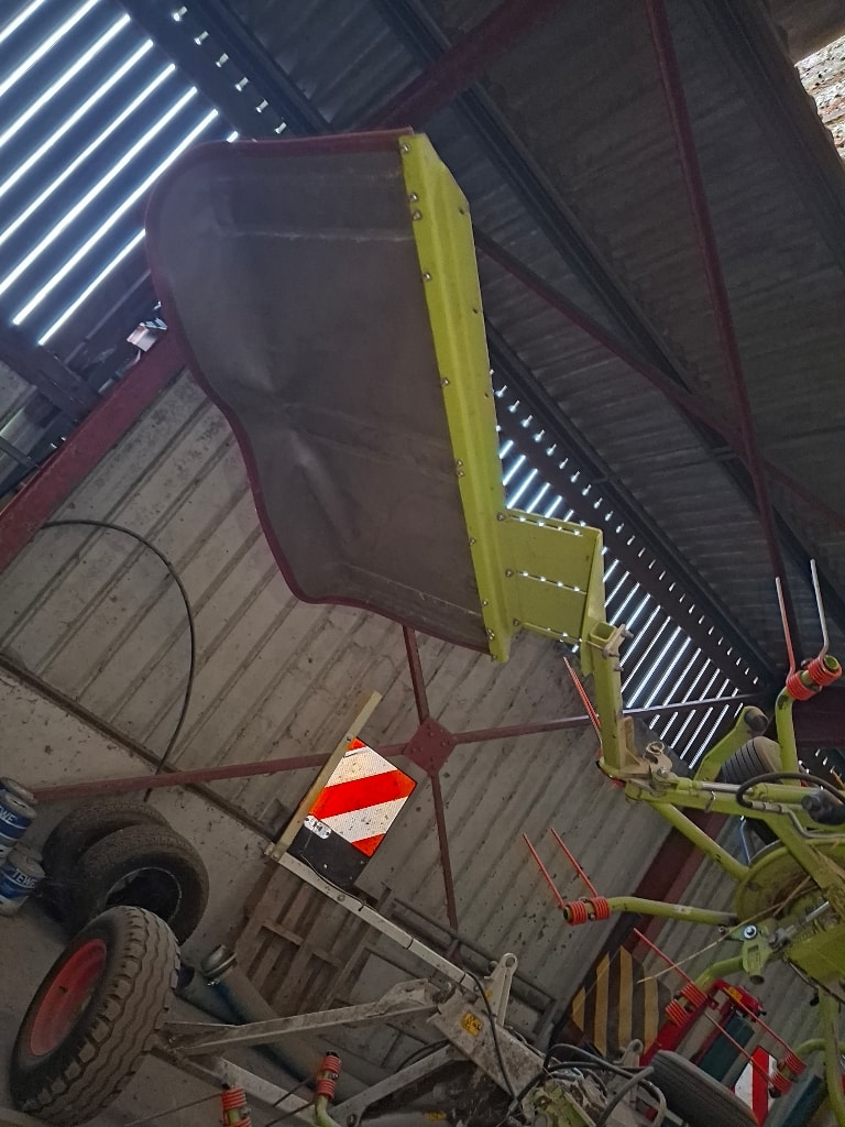 Faneuse CLAAS 1300T - photo slide 11