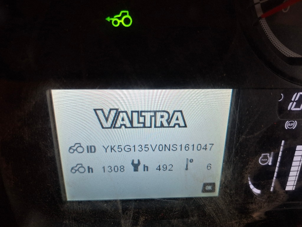 Tracteur VALTRA G135 - photo slide 9
