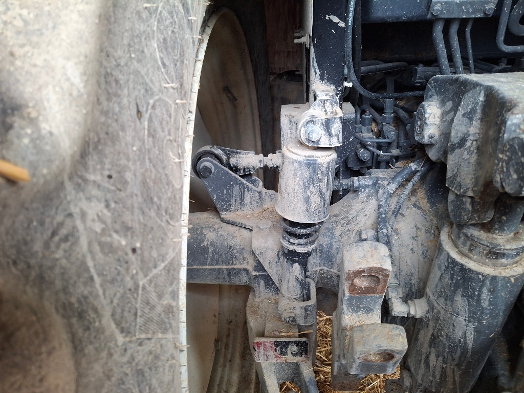 Tracteur VALTRA G135 - photo slide 5