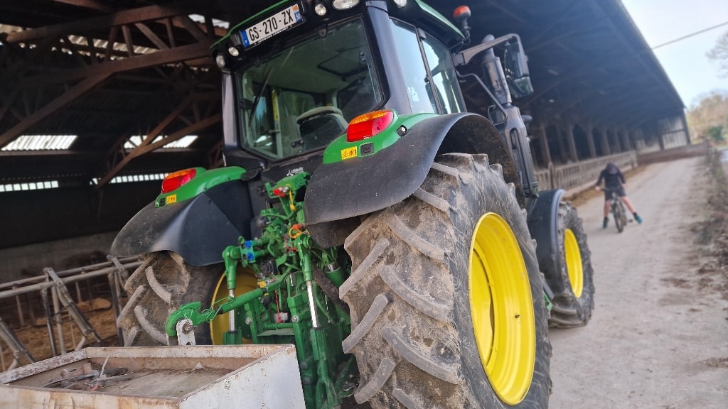 Tracteur JOHN DEERE 6120M - photo slide 3