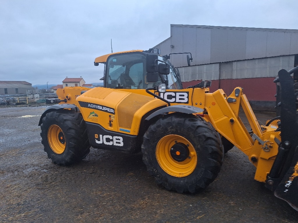 Telescopique JCB 532 70 agri super DTVT - photo slide 1